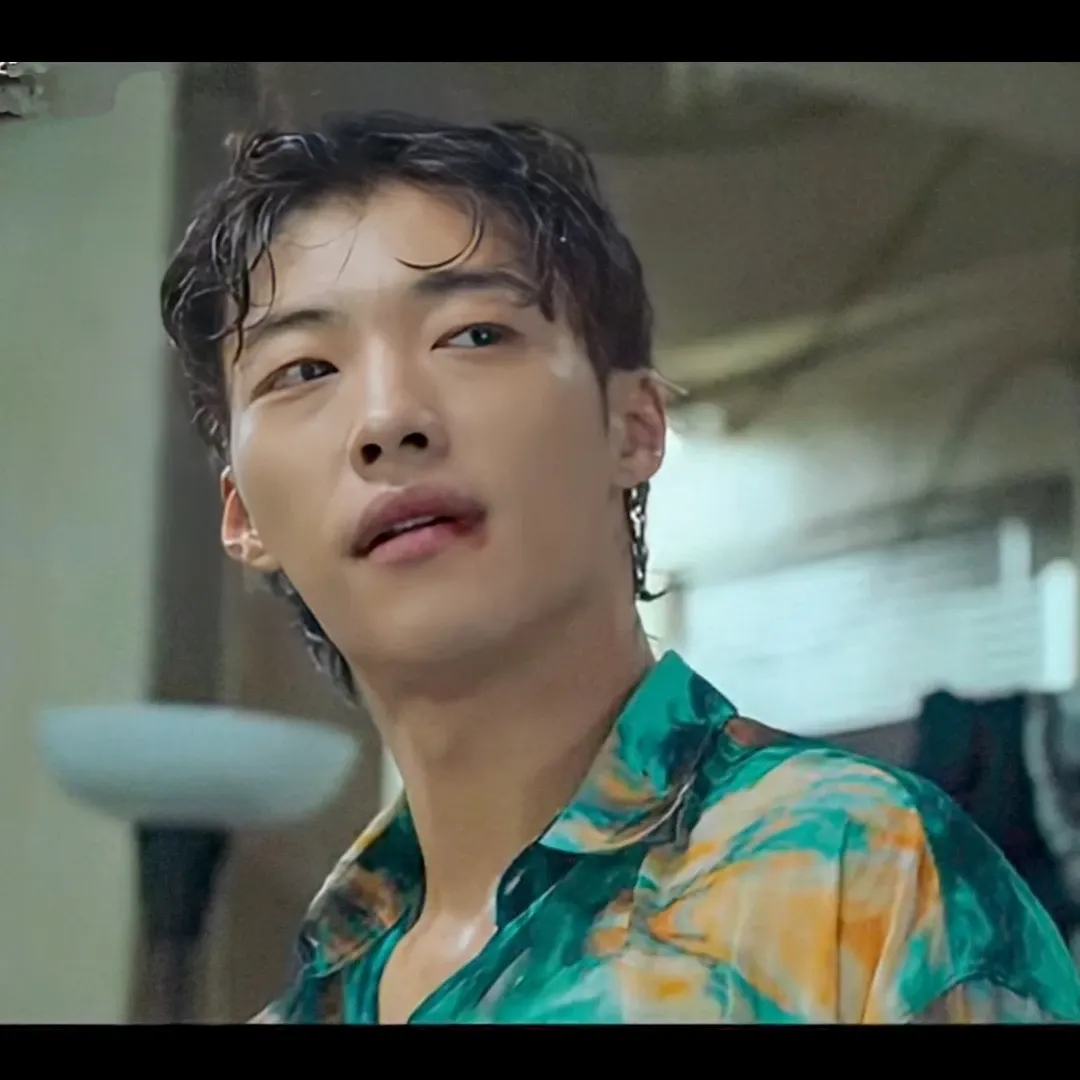 A moment captured by a fan of Woo Dohwan