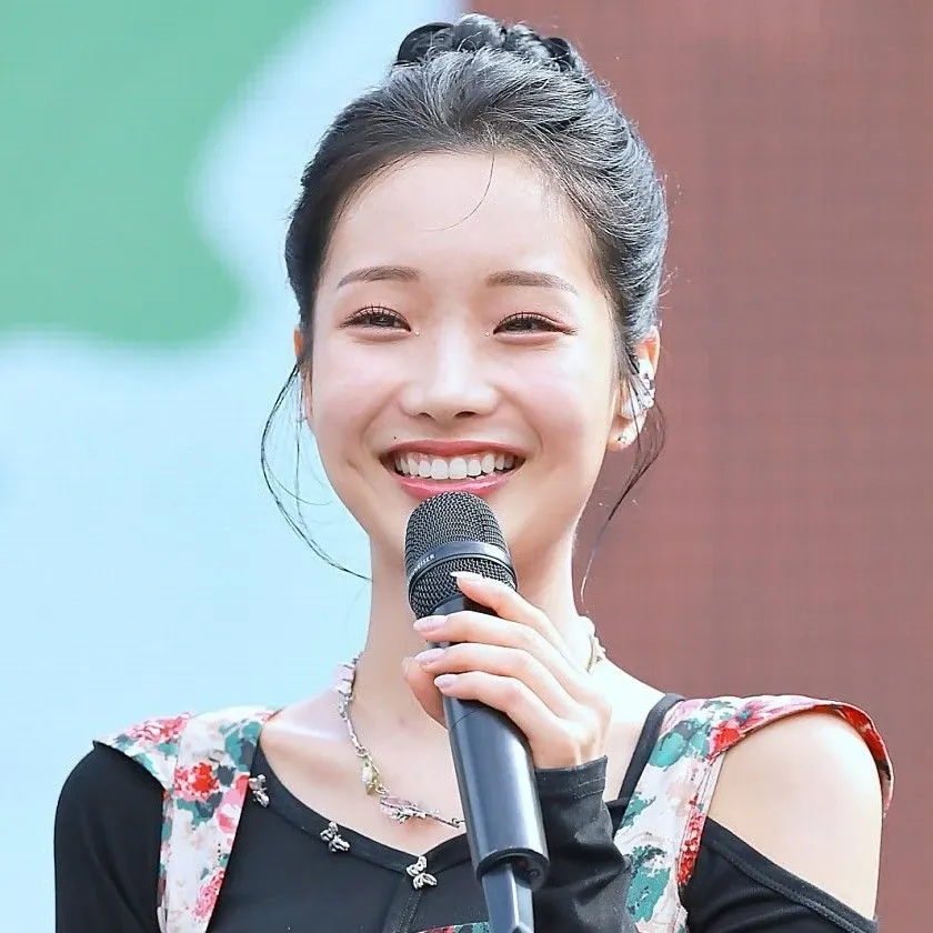 Behind-the-scenes cut of Kim Soyeon (2004)