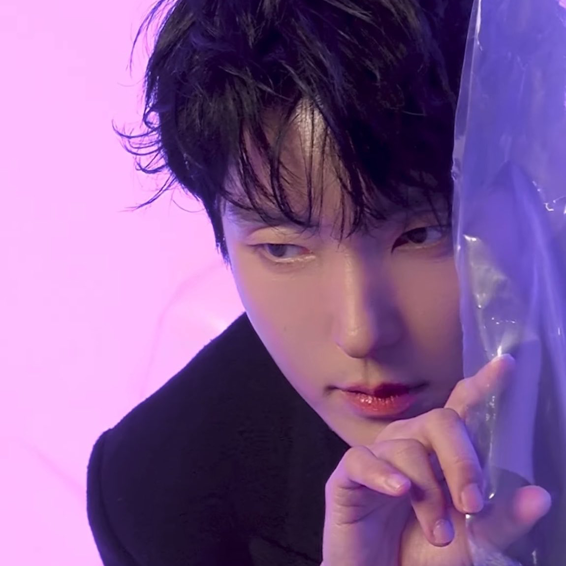 Behind-the-scenes cut of Lee Joongi