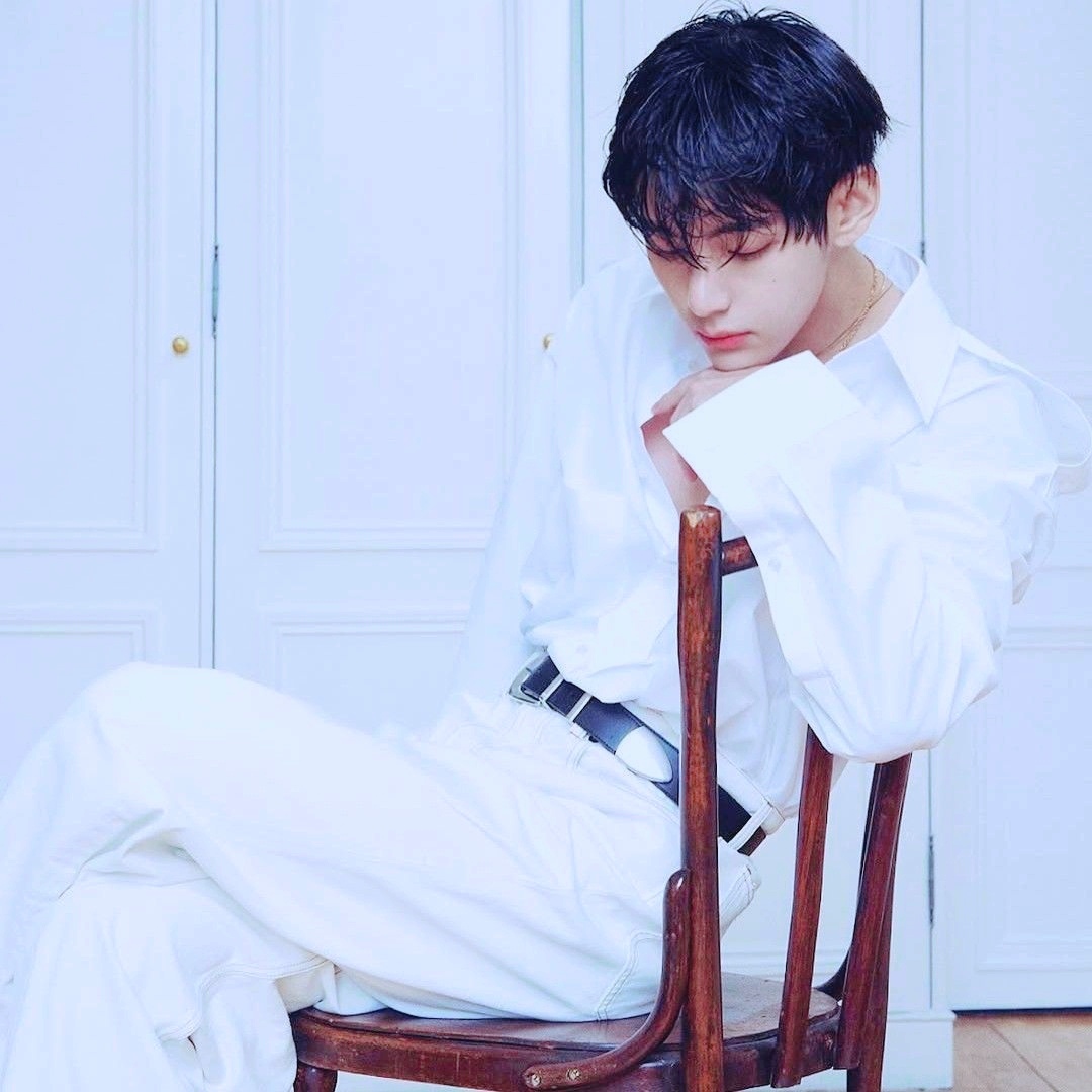 Latest photo of Kim Taehyung (V)