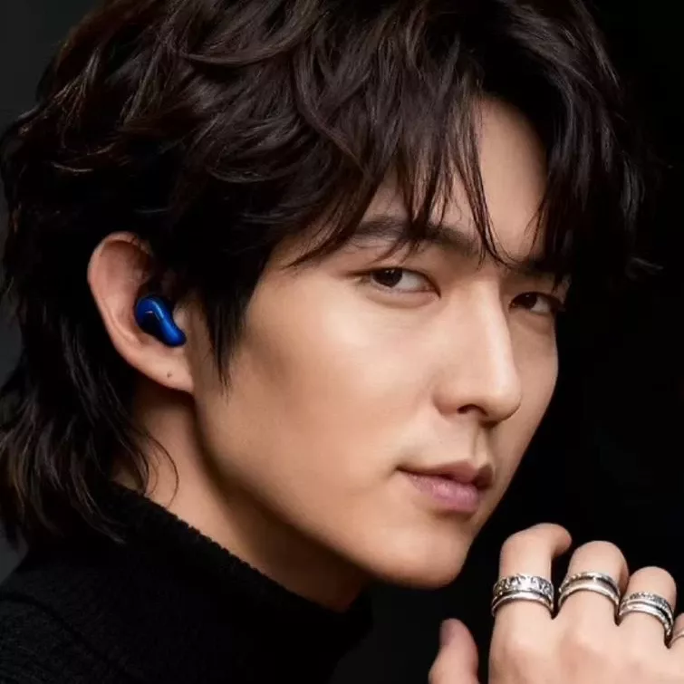 Recent activity shot of Lee Joongi