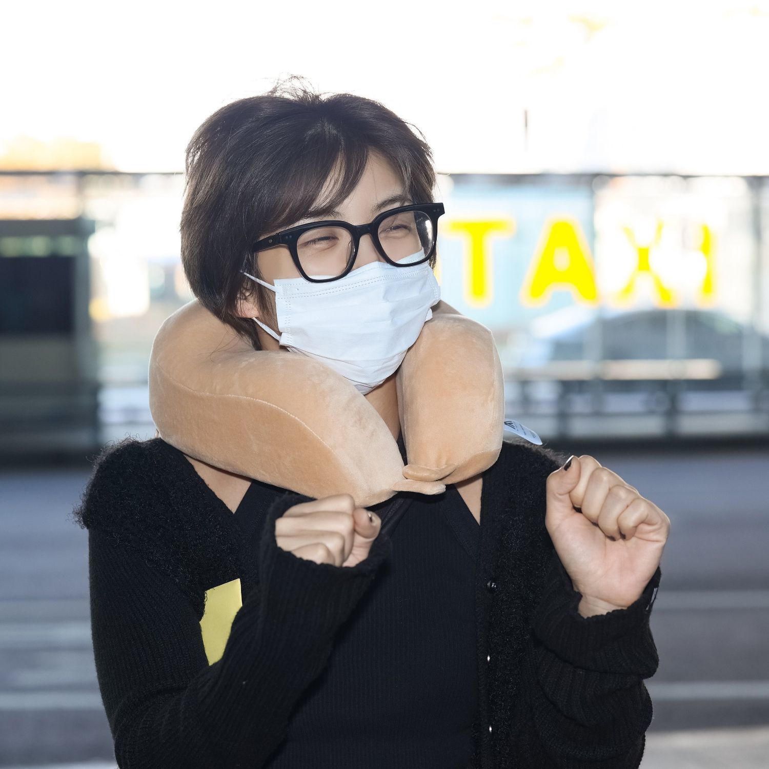 Behind-the-scenes cut of Aiki