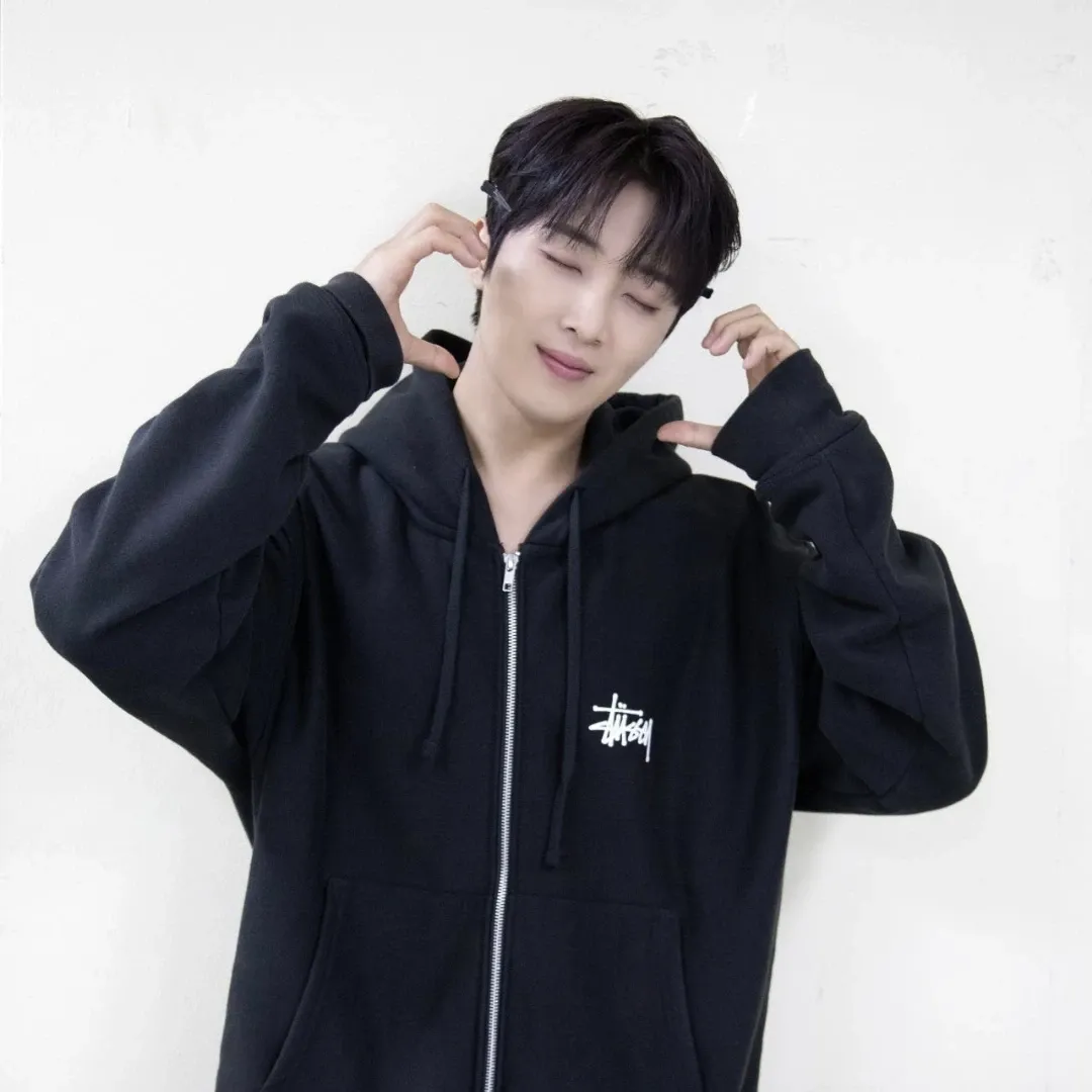 Behind-the-scenes cut of Hwang Yunsung