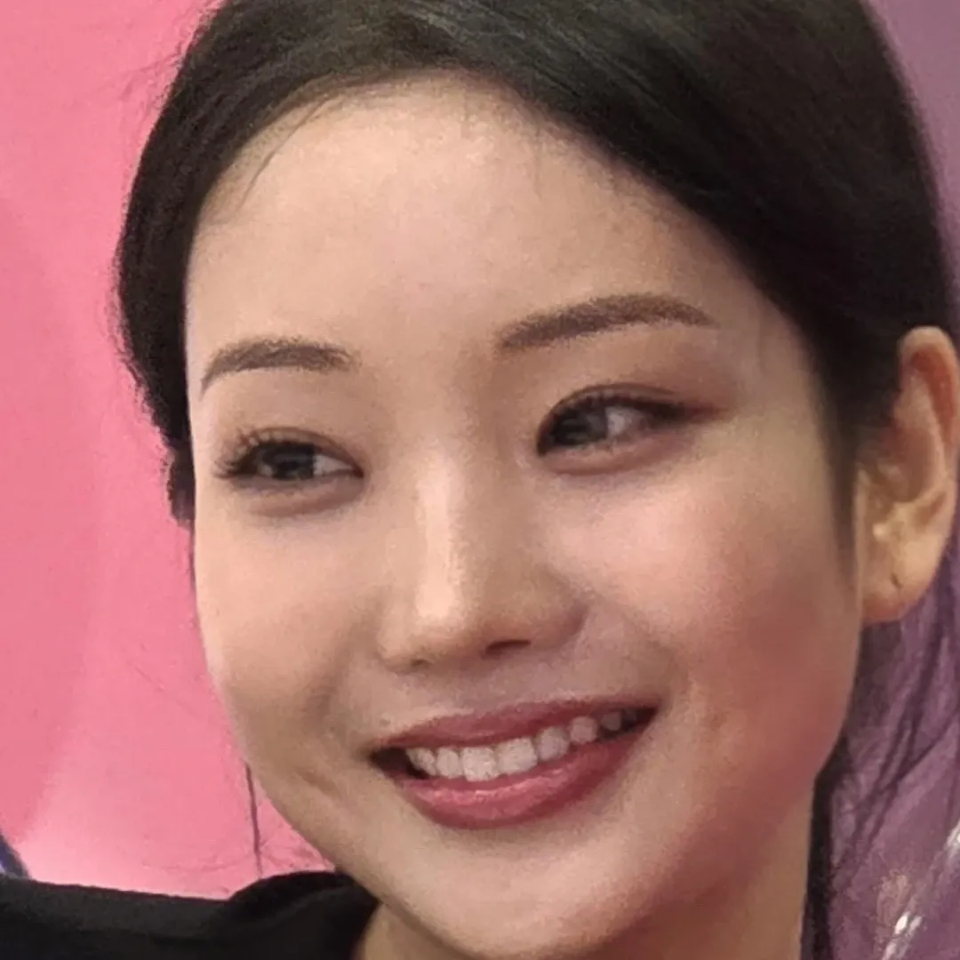 Behind-the-scenes cut of Kim Soyeon (2004)