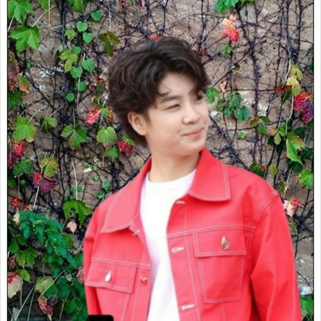 Behind-the-scenes cut of Jeong Dongwon