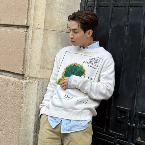 A moment captured by a fan of Henry