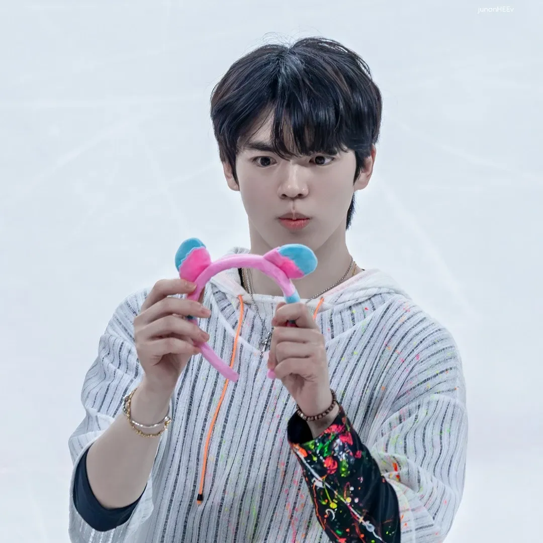 Behind-the-scenes cut of Cha Junhwan