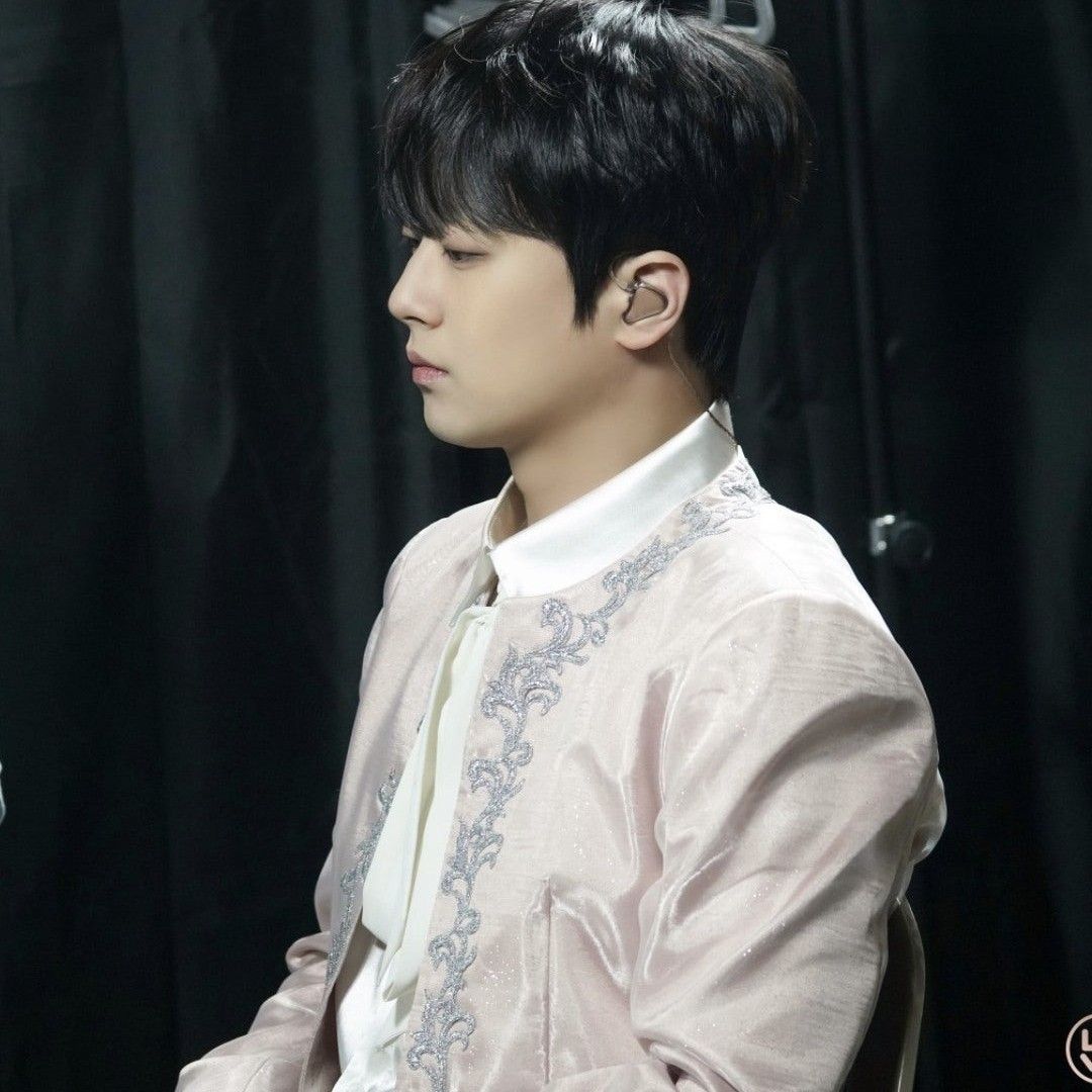 Foto terbaru dari Lee Chanwon