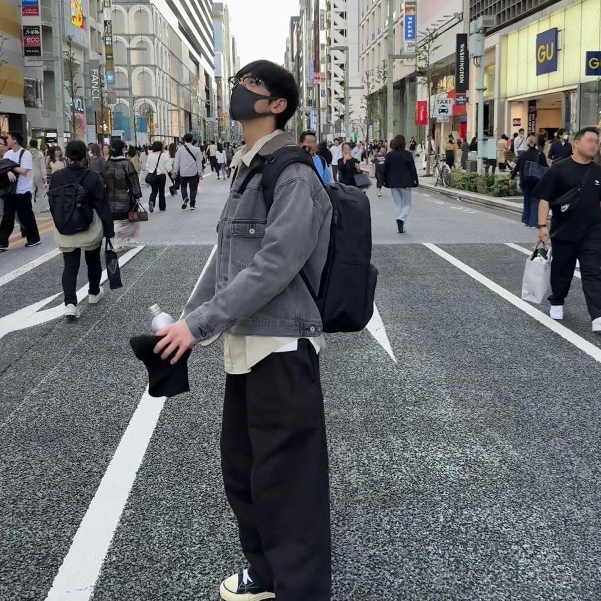 A moment captured by a fan of Cha Eunwoo