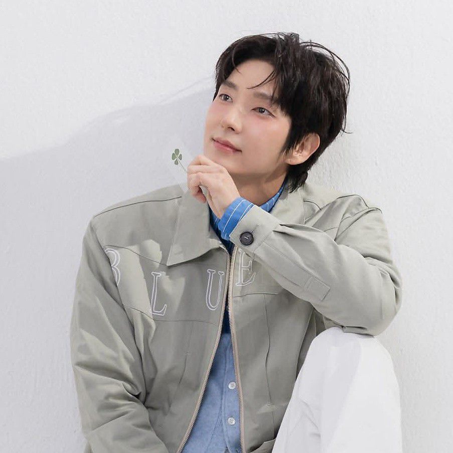 A moment captured by a fan of Lee Joongi