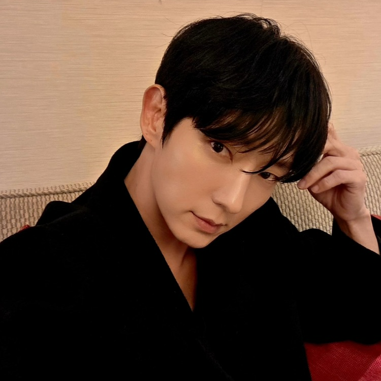 Recent activity shot of Lee Joongi