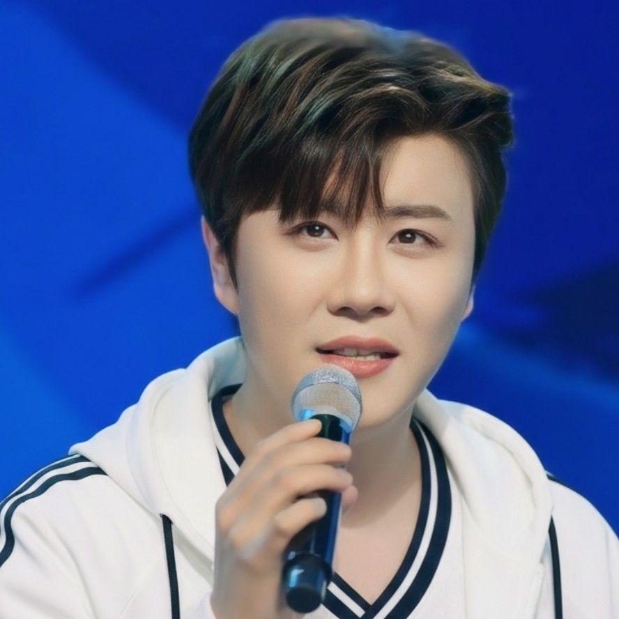 チン・ヘソンのビハインドカット