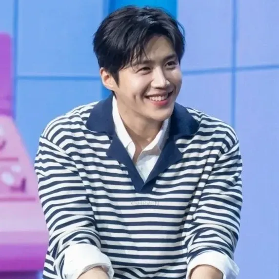 Foto kegiatan terbaru dari Kim Seonho