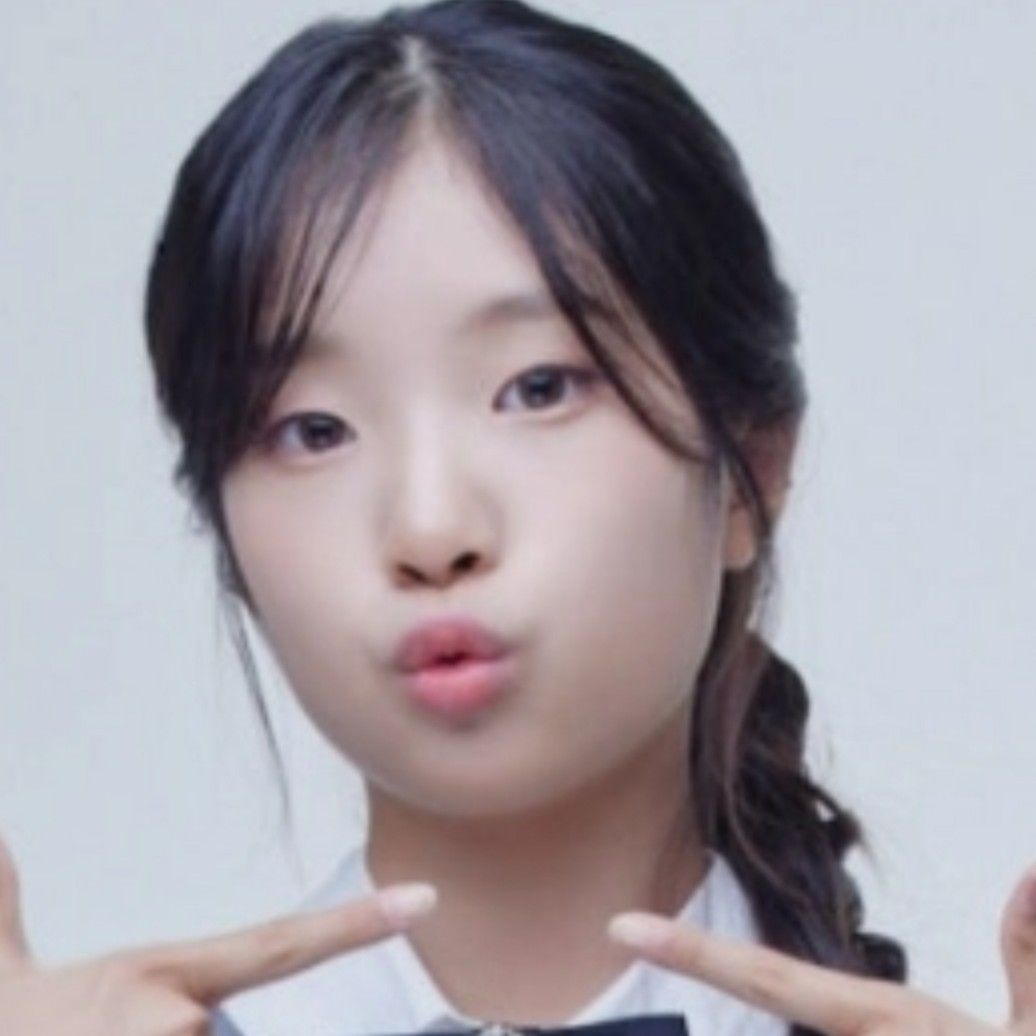 Behind-the-scenes cut of Bin Yeseo