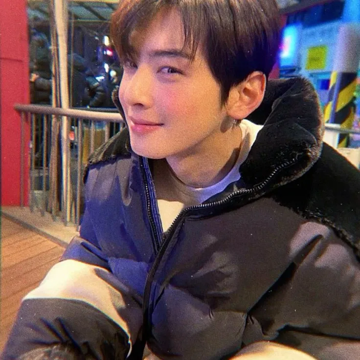 A moment captured by a fan of Cha Eunwoo