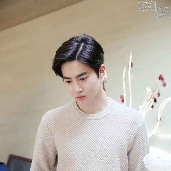 Behind-the-scenes cut of Suho