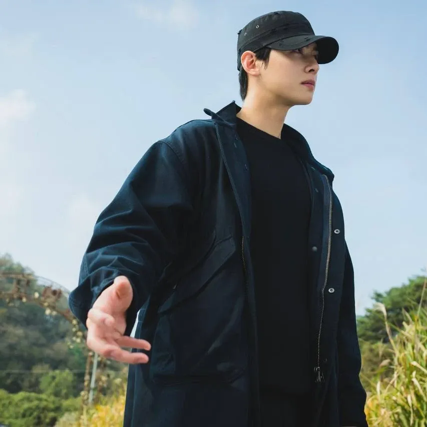 A moment captured by a fan of Cha Eunwoo