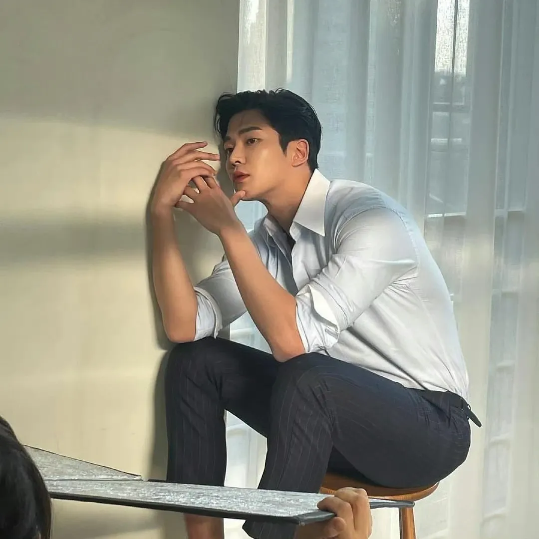 Cuplikan di balik layar dari Rowoon
