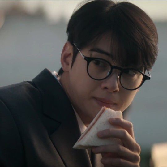 A moment captured by a fan of Cha Eunwoo