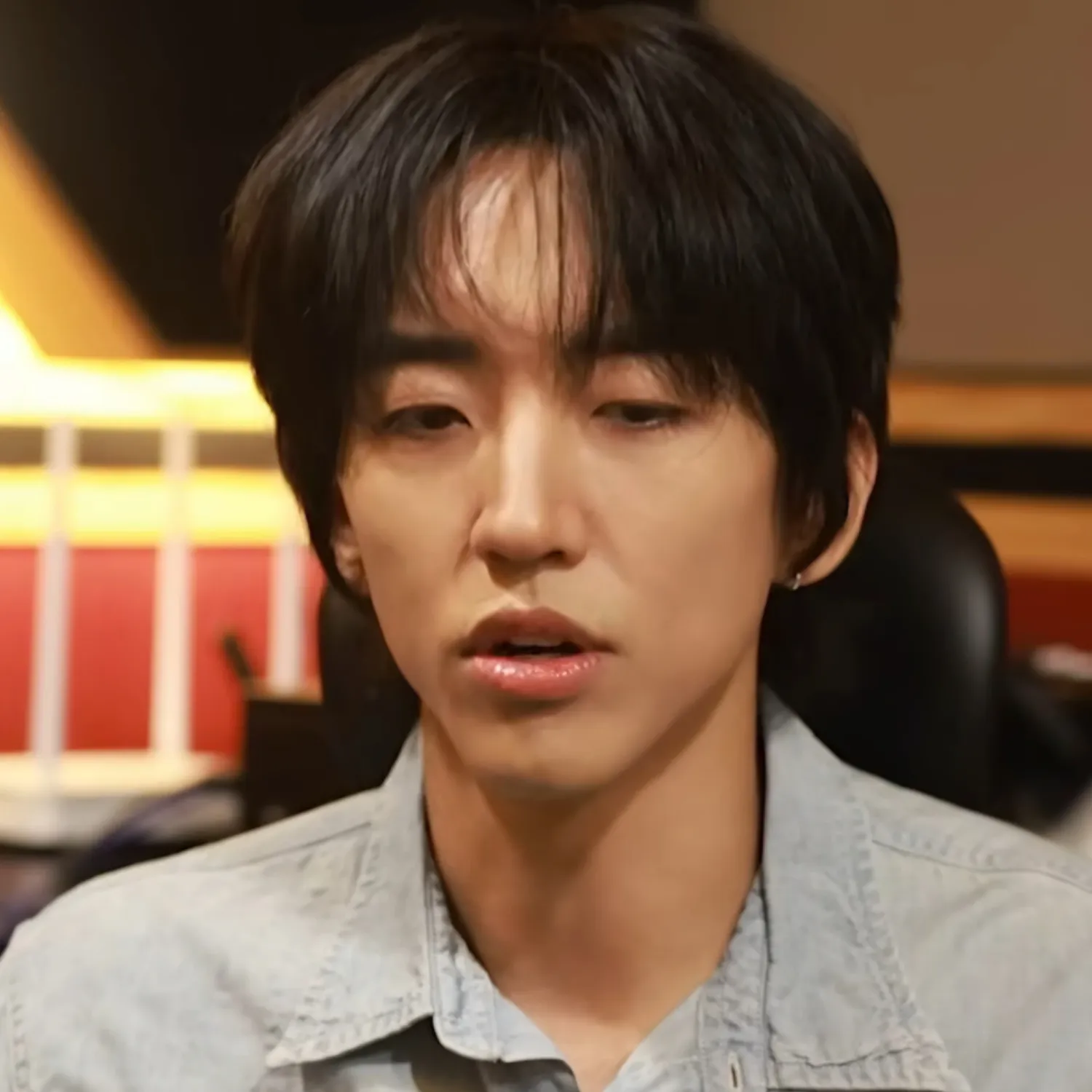 Behind-the-scenes cut of Lee Seungyoon