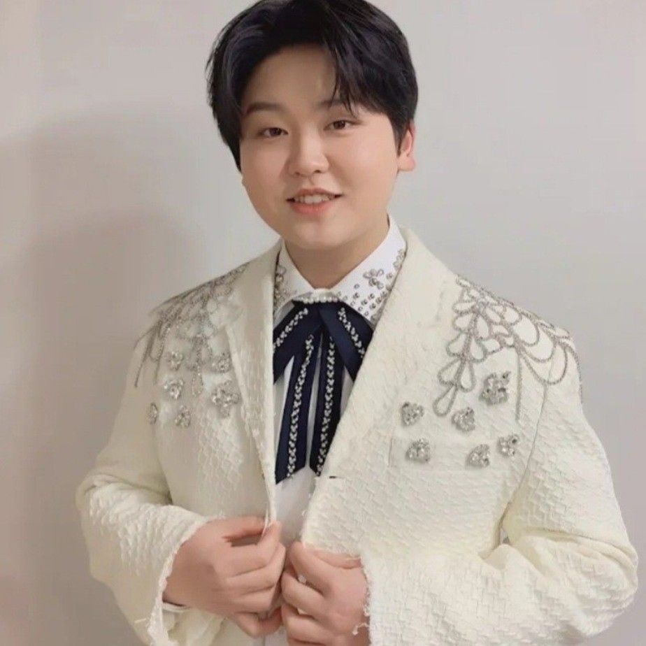 A moment captured by a fan of Park Sungon