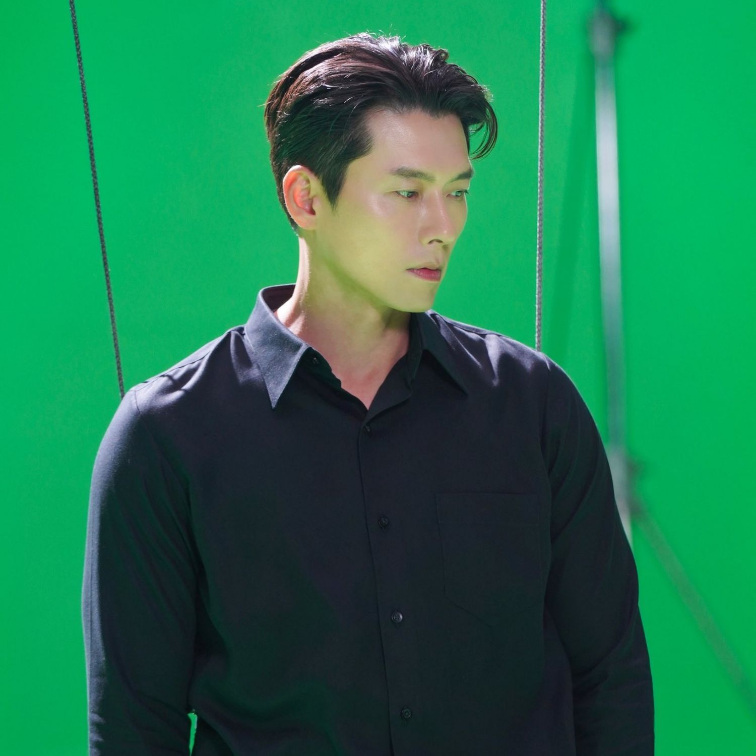 Behind-the-scenes cut of Hyun Bin
