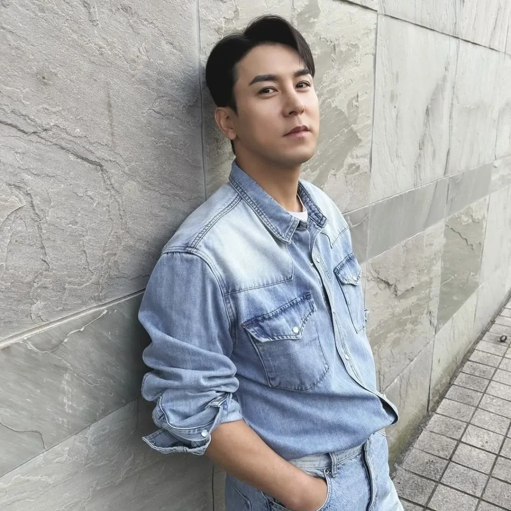 チャン・ミンホの最近の活動ショット