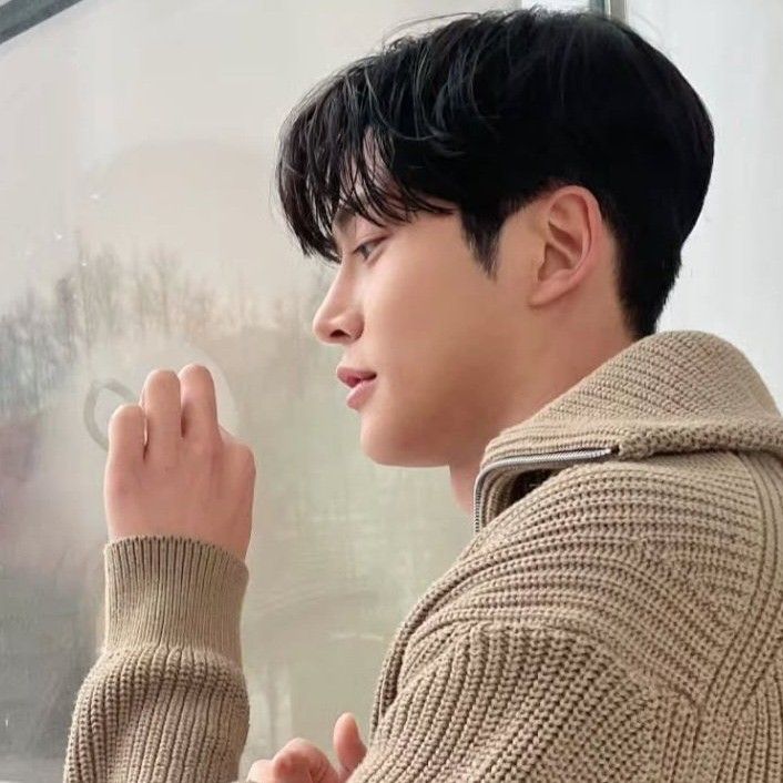 로운의 최신 사진