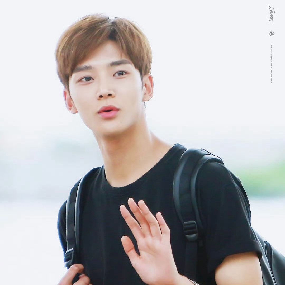 Cuplikan di balik layar dari Rowoon