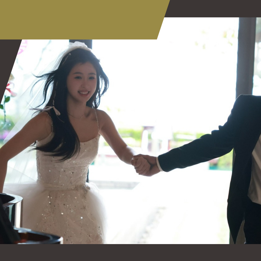 A moment captured by a fan of Esther Yu