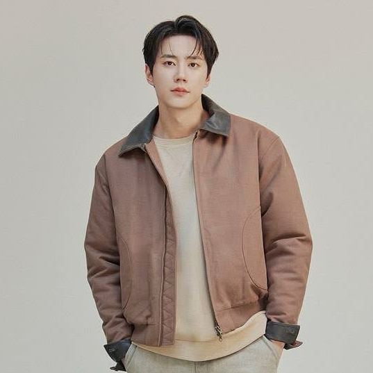 Latest photo of Lee Junyoung