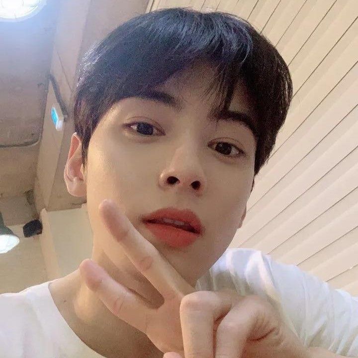 Latest photo of Cha Eunwoo