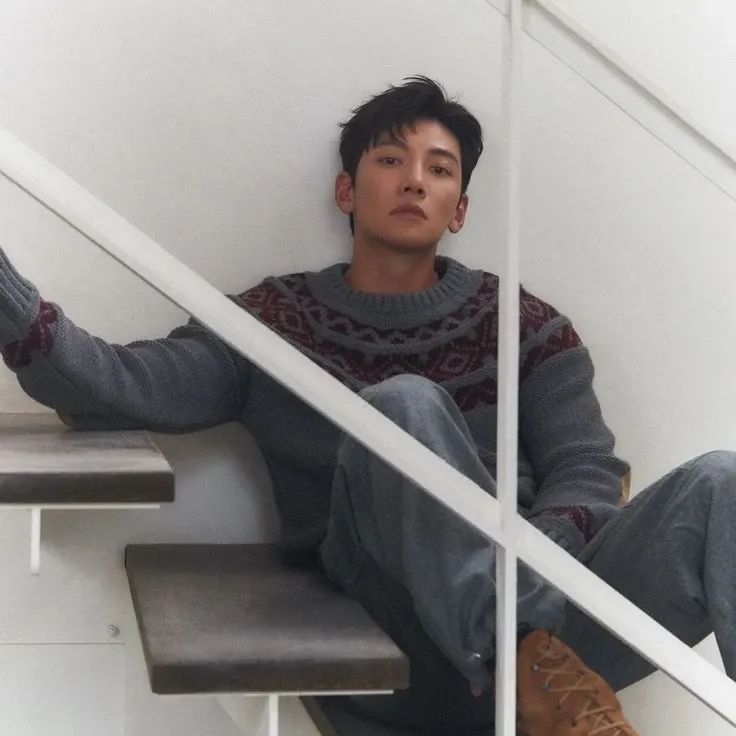 Behind-the-scenes cut of Ji Changwook