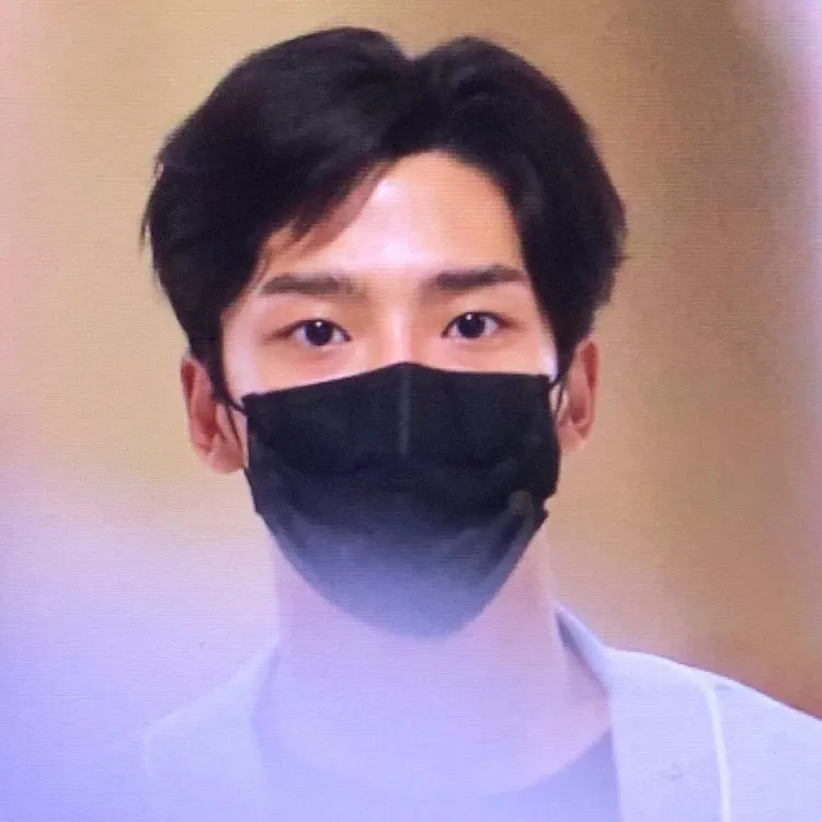 Cuplikan di balik layar dari Rowoon