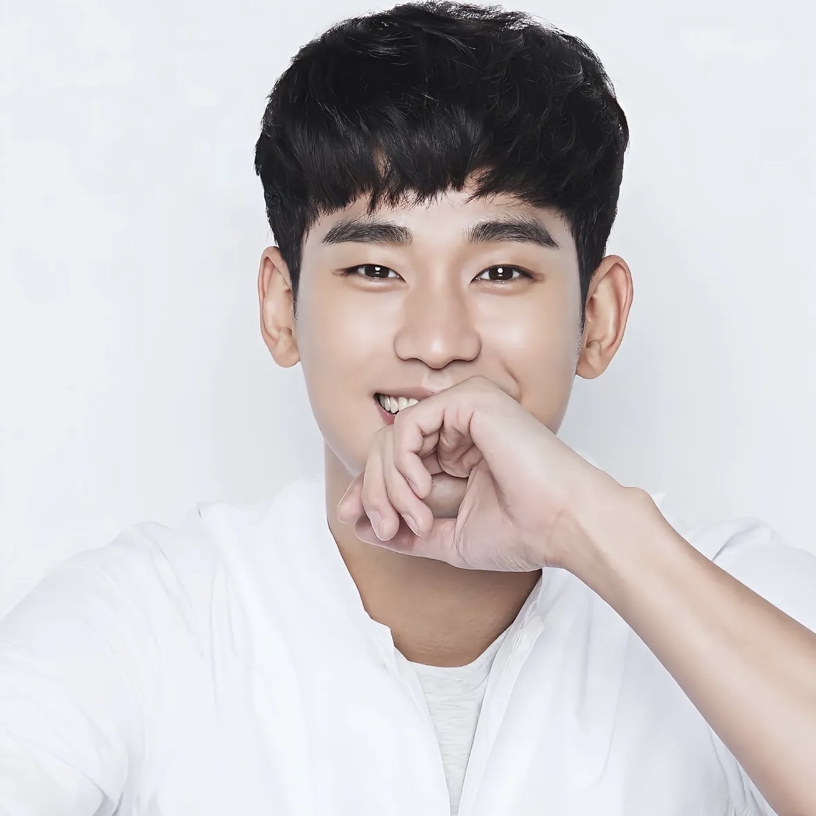 Behind-the-scenes cut of Kim Soohyun