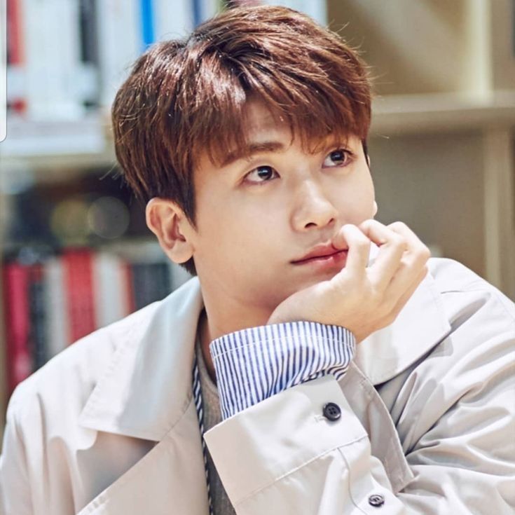 Behind-the-scenes cut of Park Hyungsik