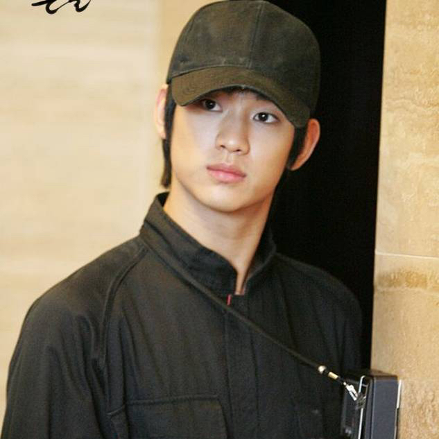 金秀賢的最新照片