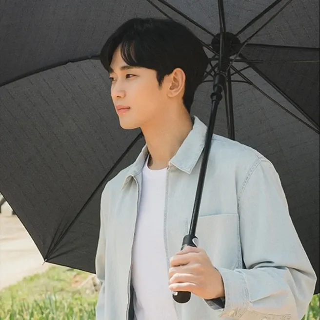 Behind-the-scenes cut of Kim Soohyun