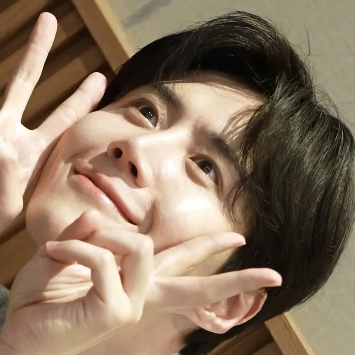 粉絲拍下的金宣虎瞬間