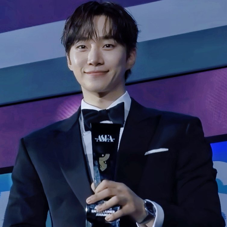 Behind-the-scenes cut of Lee Junho