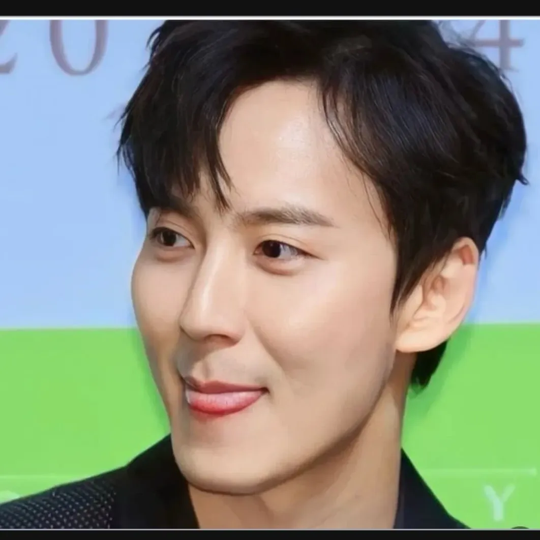 Recent activity shot of Kim Namgil