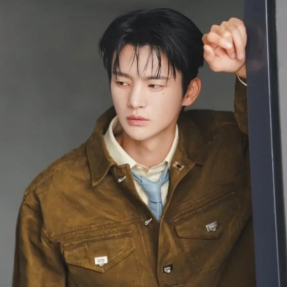 Momen yang diabadikan oleh penggemar Seo Inguk