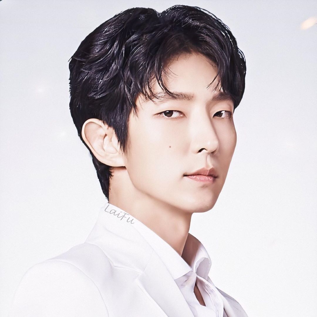 A moment captured by a fan of Lee Joongi