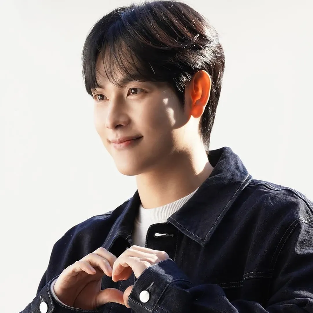 Recent activity shot of Yim Siwan