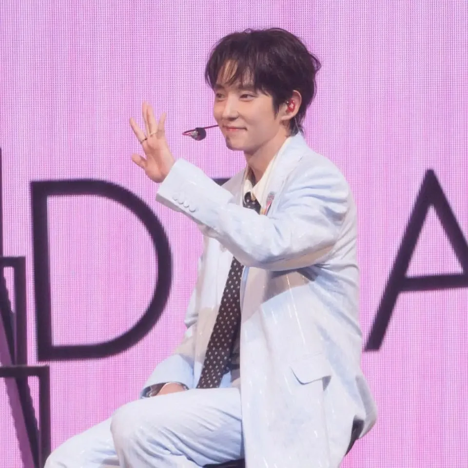 Behind-the-scenes cut of Lee Joongi