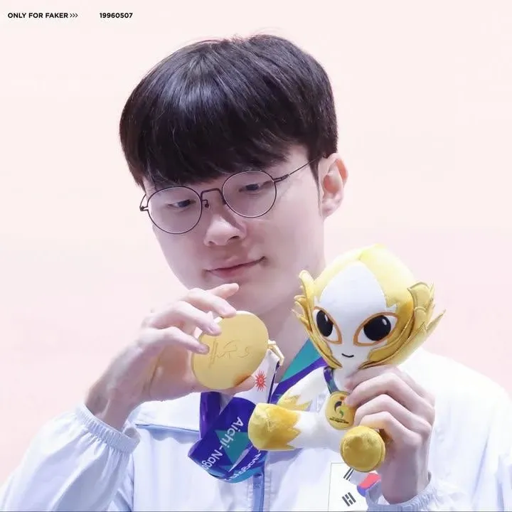 A moment captured by a fan of Faker