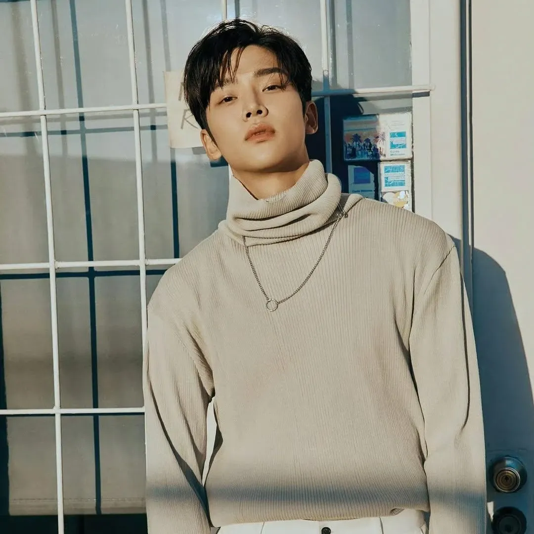 Momen yang diabadikan oleh penggemar Rowoon