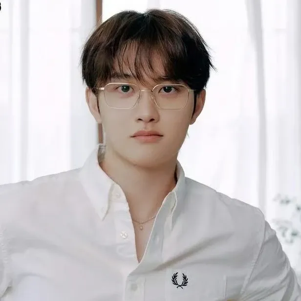 都暻秀 (D.O.)的最新照片