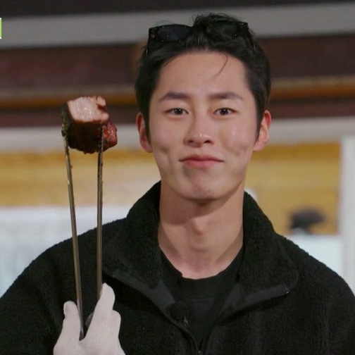 Behind-the-scenes cut of Lee Jaewook