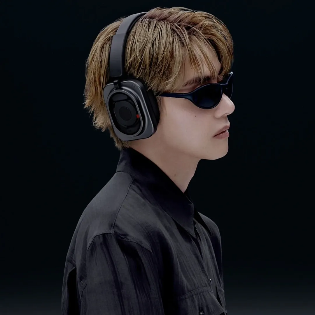 Recent activity shot of Kim Taehyung (V)